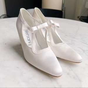 VERSANI/NWOT Women’s Low Heel Bow Bridal shoes in Ivory 6.5